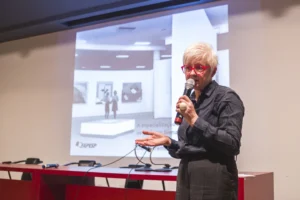 Mesa Geopolíticas Institucionais: arte em disputa, no Auditório da Pina Estação